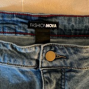 Fashion Nova ripped baggy jeans